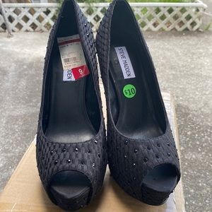 I’m selling new shoe